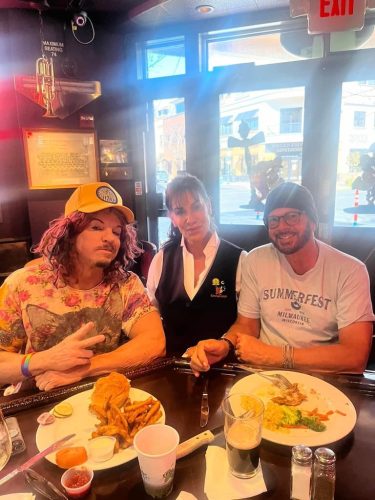 restaurant-visalia-california-gallery-Carrot-top-was-in-the-house